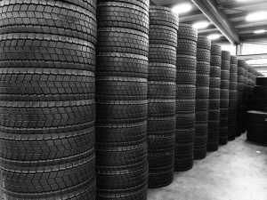 Der ultimative Reifenkampf: Radial vs. Diagonal - Welcher Lkw-Reifen ist besser?